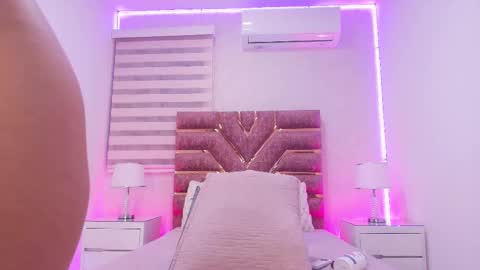 kemdall lopez online show from February 2026 03:02:01 AM