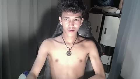 Snapshot of ken_bigcockxx chatting on October 2025 07:02:01 PM Ken online show from October 2025 07:02:01 PM