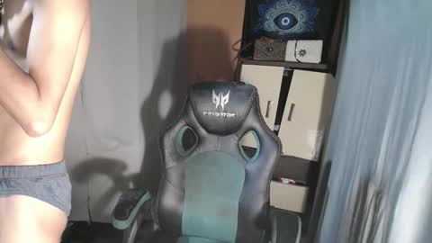 Snapshot of ken_bigcockxx chatting on October 2025 04:14:02 PM Ken online show from October 2025 04:14:02 PM