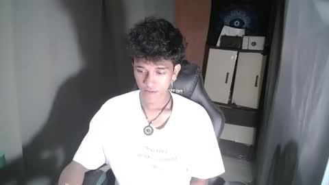 Snapshot of ken_bigcockxx chatting on November 2025 10:28:01 AM Ken online show from November 2025 10:28:01 AM