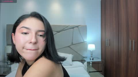 Snapshot of kendaall_jenner chatting on December 2024 04:38:02 AM Kendall Jenner online show from December 2024 04:38:02 AM