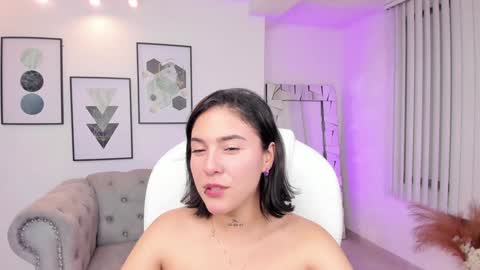 Snapshot of kendaall_jenner chatting on January 2025 04:12:02 AM Kendall Jenner online show from January 2025 04:12:02 AM