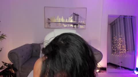 Snapshot of kendaall_jenner chatting on January 2025 01:37:02 AM Kendall Jenner online show from January 2025 01:37:02 AM