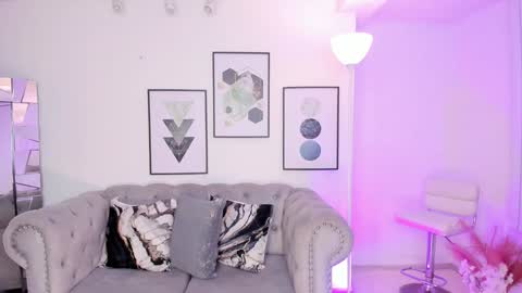 Snapshot of kendaall_jenner chatting on January 2025 05:19:02 AM Kendall Jenner online show from January 2025 05:19:02 AM