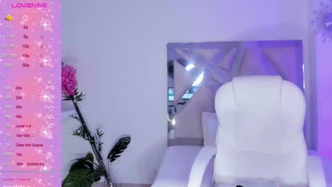 Snapshot of kendaall_jenner chatting on February 2025 07:05:01 AM Kendall Jenner online show from February 2025 07:05:01 AM