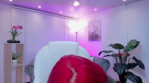 Snapshot of kendaall_jenner chatting on February 2025 05:16:01 AM Kendall Jenner online show from February 2025 05:16:01 AM