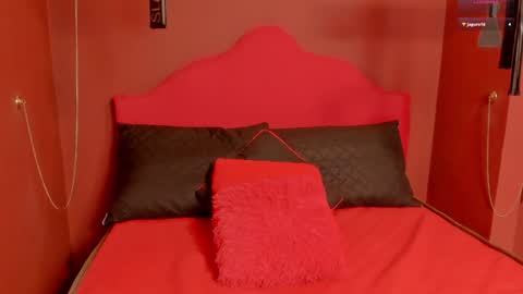 kendal_jhonsson online show from December 2024 07:00:02 PM