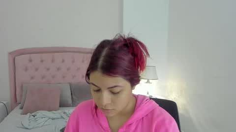 Snapshot of kendall__fox chatting on September 2025 04:12:01 AM Kendall online show from September 2025 04:12:01 AM