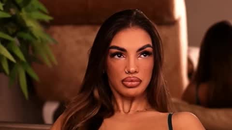 Kendal online show from October 2025 07:01:02 PM