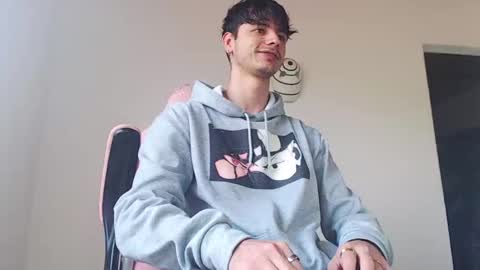 Snapshot of kendall_ros chatting on November 2025 03:33:02 PM kendall ross online show from November 2025 03:33:02 PM