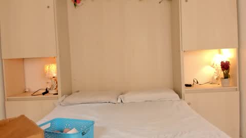 Kendal online show from March 2026 12:09:01 PM