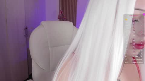 Kendall  online show from October 2025 08:39:01 PM