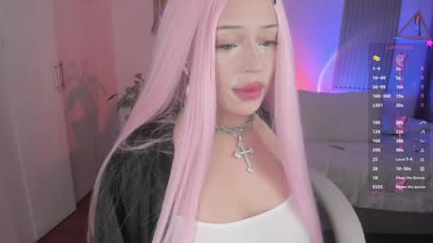 Kendall  online show from October 2025 07:03:02 PM