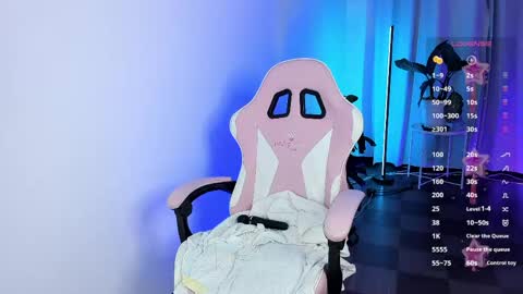 Kendall online show from April 2026 08:37:01 PM