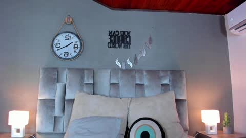   online show from December 2024 02:30:01 AM