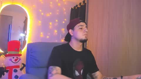 Snapshot of kendel_dimitri chatting on December 2024 07:04:01 AM kendel_dimitri online show from December 2024 07:04:01 AM