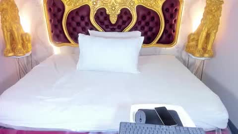 Kendral  online show from October 2025 04:35:02 AM