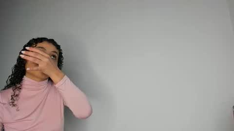 Kenia online show from November 2025 11:04:02 PM