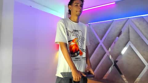 Snapshot of kenix_7 chatting on November 2025 09:37:02 PM kenix online show from November 2025 09:37:02 PM