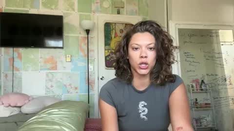 kennibby online show from May 2026 11:24:02 PM
