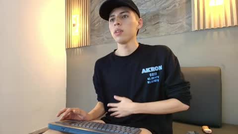 kenny_hank online show from April 2026 04:01:01 AM