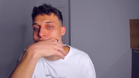 Peter     online show from October 2025 07:09:02 PM