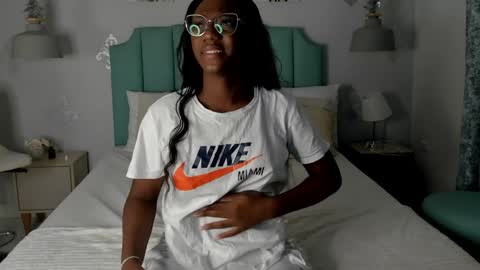 Snapshot of kentha_mitchells chatting on January 2025 10:48:02 AM kentha_mitchells online show from January 2025 10:48:02 AM