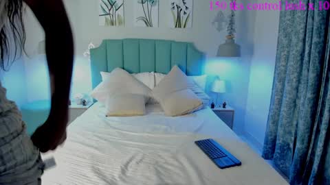 Snapshot of kentha_mitchells chatting on January 2025 10:31:02 AM kentha_mitchells online show from January 2025 10:31:02 AM