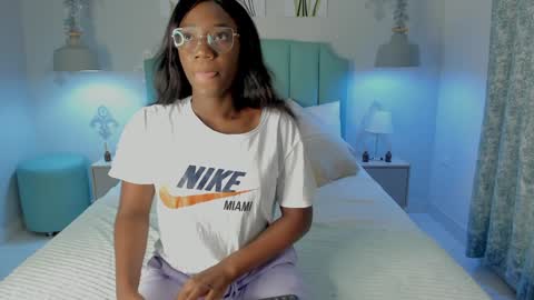 Snapshot of kentha_mitchells chatting on February 2025 10:25:02 AM kentha_mitchells online show from February 2025 10:25:02 AM