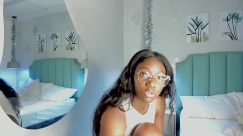 Snapshot of kentha_mitchells chatting on February 2025 04:03:01 PM kentha_mitchells online show from February 2025 04:03:01 PM