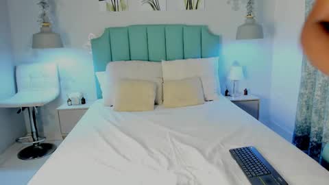 Snapshot of kentha_mitchells chatting on February 2025 10:15:02 AM kentha_mitchells online show from February 2025 10:15:02 AM