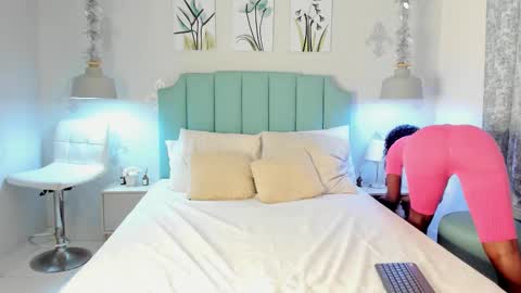 Snapshot of kentha_mitchells chatting on March 2025 10:13:02 AM kentha_mitchells online show from March 2025 10:13:02 AM