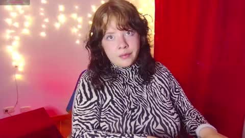 Snapshot of kenziesharik chatting on December 2024 02:40:01 AM Kenzie online show from December 2024 02:40:01 AM