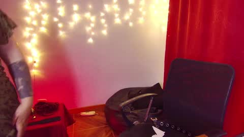 Snapshot of kenziesharik chatting on February 2025 12:51:01 AM Kenzie online show from February 2025 12:51:01 AM