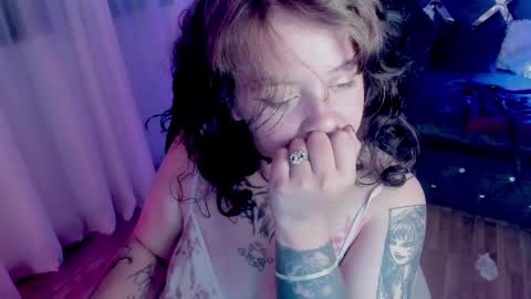 Snapshot of kenziesharik chatting on March 2025 02:15:01 AM Kenzie online show from March 2025 02:15:01 AM