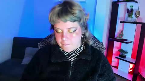 Kenzie online show from November 2025 06:02:02 AM