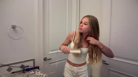 kenziesmithh online show from October 2025 09:23:02 PM