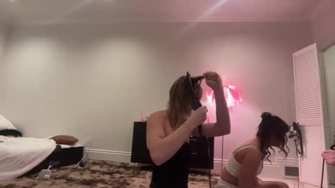 kenziesmithh online show from October 2025 05:55:02 PM