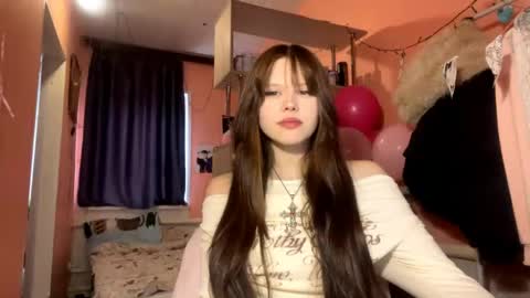 Lina online show from April 2026 05:43:02 AM