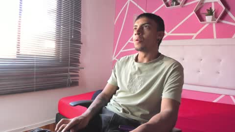 Snapshot of keviin_miller_ chatting on December 2024 09:02:01 PM online show from December 2024 09:02:01 PM