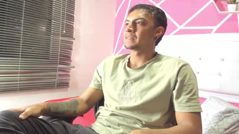 Snapshot of keviin_miller_ chatting on December 2024 12:08:02 AM online show from December 2024 12:08:02 AM