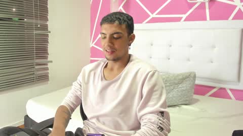 Snapshot of keviin_miller_ chatting on December 2024 11:47:01 PM online show from December 2024 11:47:01 PM