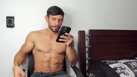 kevin_malone22 online show from December 2025 09:11:02 PM