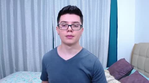 Snapshot of kevinhunts chatting on February 2025 01:51:01 AM Kevin online show from February 2025 01:51:01 AM