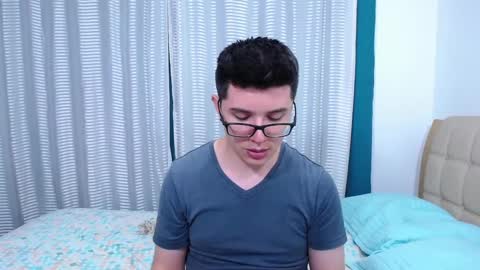Snapshot of kevinhunts chatting on February 2025 04:55:01 AM Kevin online show from February 2025 04:55:01 AM