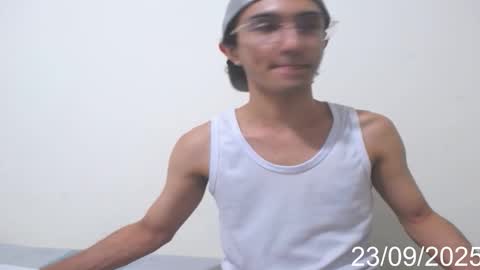 kevin 31lopez independent model online show from September 2025 02:37:01 AM