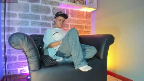 Sexy  Hot Kevin online show from October 2025 10:10:02 PM