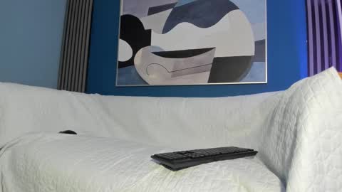 Snapshot of kevinn_blue chatting on November 2025 01:15:01 PM Sexy Hot Kevin online show from November 2025 01:15:01 PM