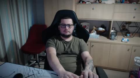 Kevinn online show from December 2025 02:33:01 PM