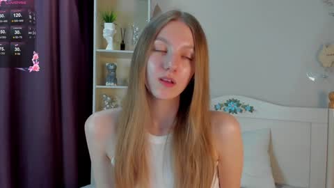 Snapshot of keylalong chatting on January 2025 11:35:01 AM Hi Im Mary Glad to see you in my room PVT is open online show from January 2025 11:35:01 AM